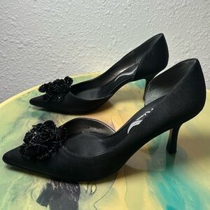 Nina Black Satin Beaded Embellished Pointed Toe Heels Women’s Size 7M